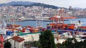 Vista del muelle de Guixar lleno de contenedores (Vigo).