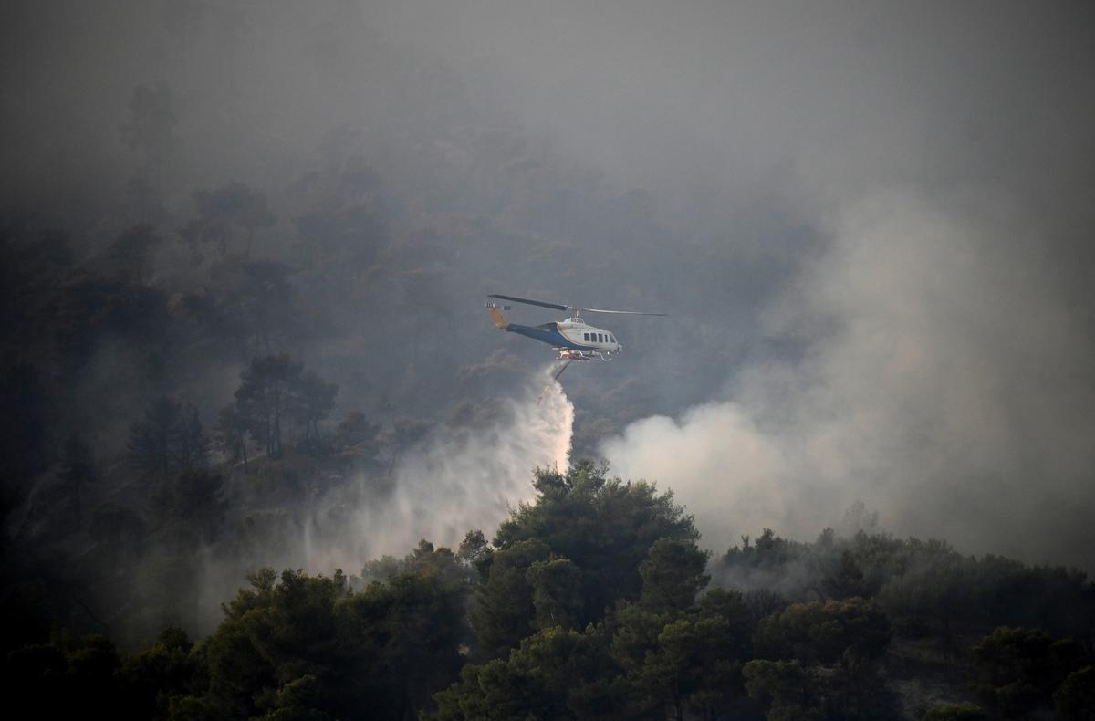 Incendios descontrolados en las islas griegas de Corfú y Rodas