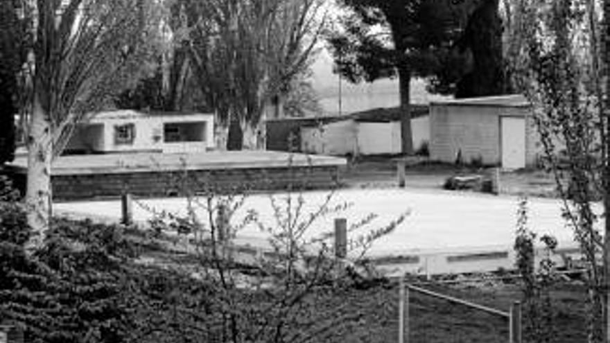 Sellado el vaso de las antiguas piscinas