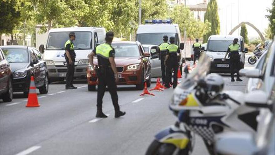 Detenida por ‘tapar’ a su hijo tras huir de un control policial