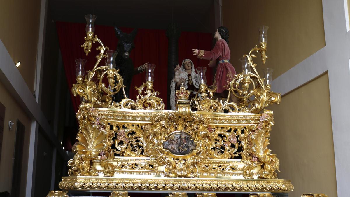 Presentación del dorado del trono de la Pollinica.
