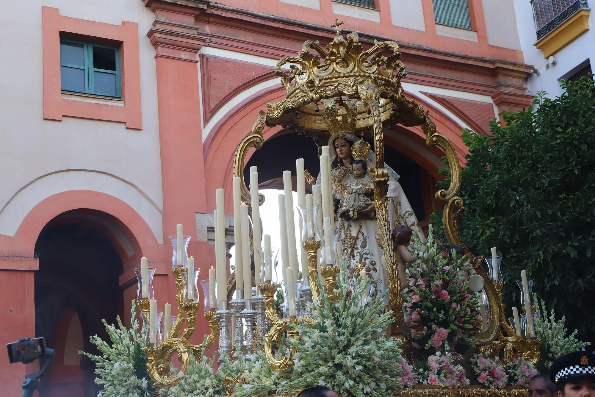 La Virgen del Socorro recorre las calles del barrio