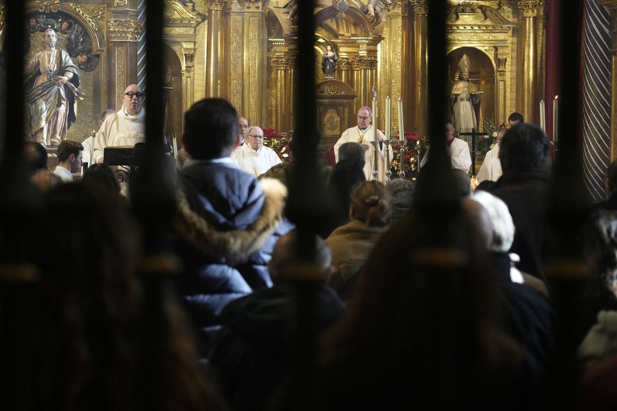 misa de Navidad presidida por el obispo