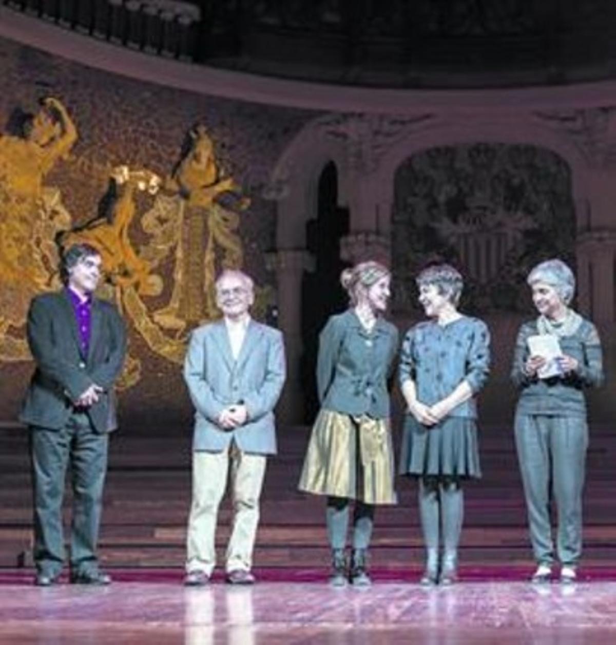 Mircea Cartarescu, Alexander Kuishner, María Negroni, Mary Jo Bang i Anna Montero, ahir al Palau.