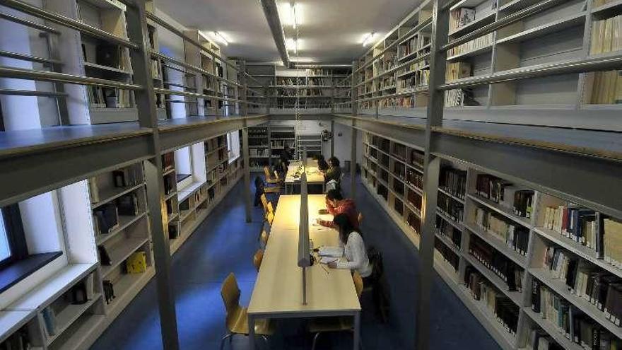 Mieres abre la biblioteca para el estudio