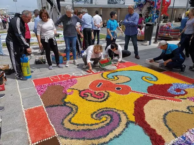 Bueu se transforma en un tapiz floral