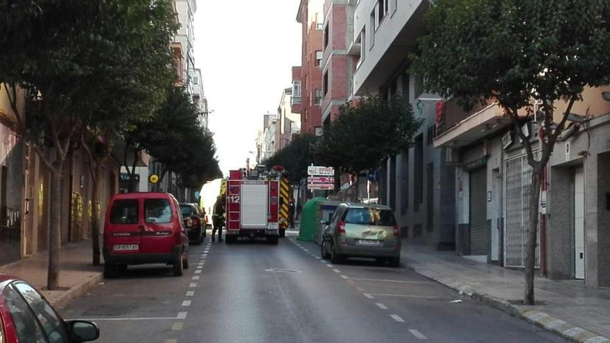 Los bomberos, en el lugar del siniestro.