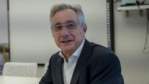 Gabriel de Mariscal, director de Llet Nostra, ahir a la seu de la cooperativa.  | JORDI COTRINA