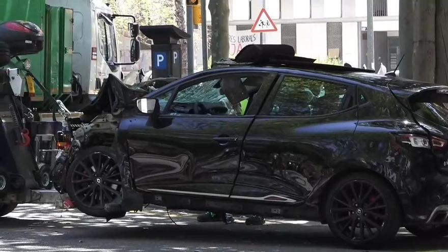 Mueren dos conductores en Barcelona tras un choque provocado por un coche que huía de los Mossos