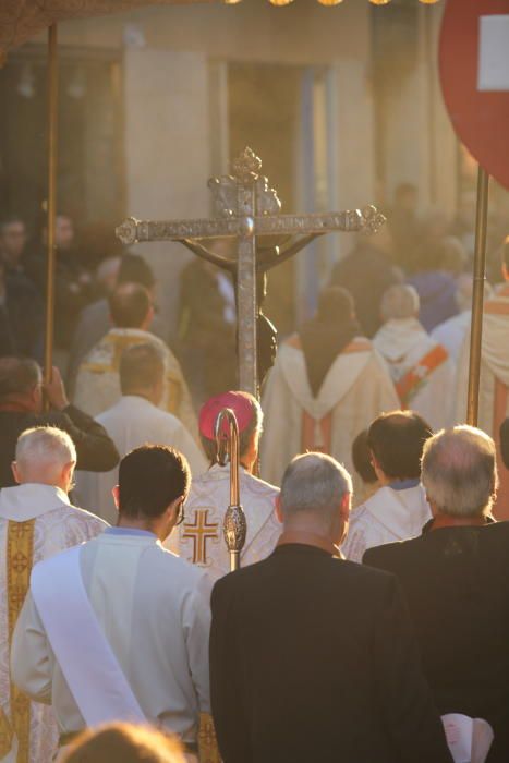 La processó del Sant Crist d'Igualada aplega centenars de persones