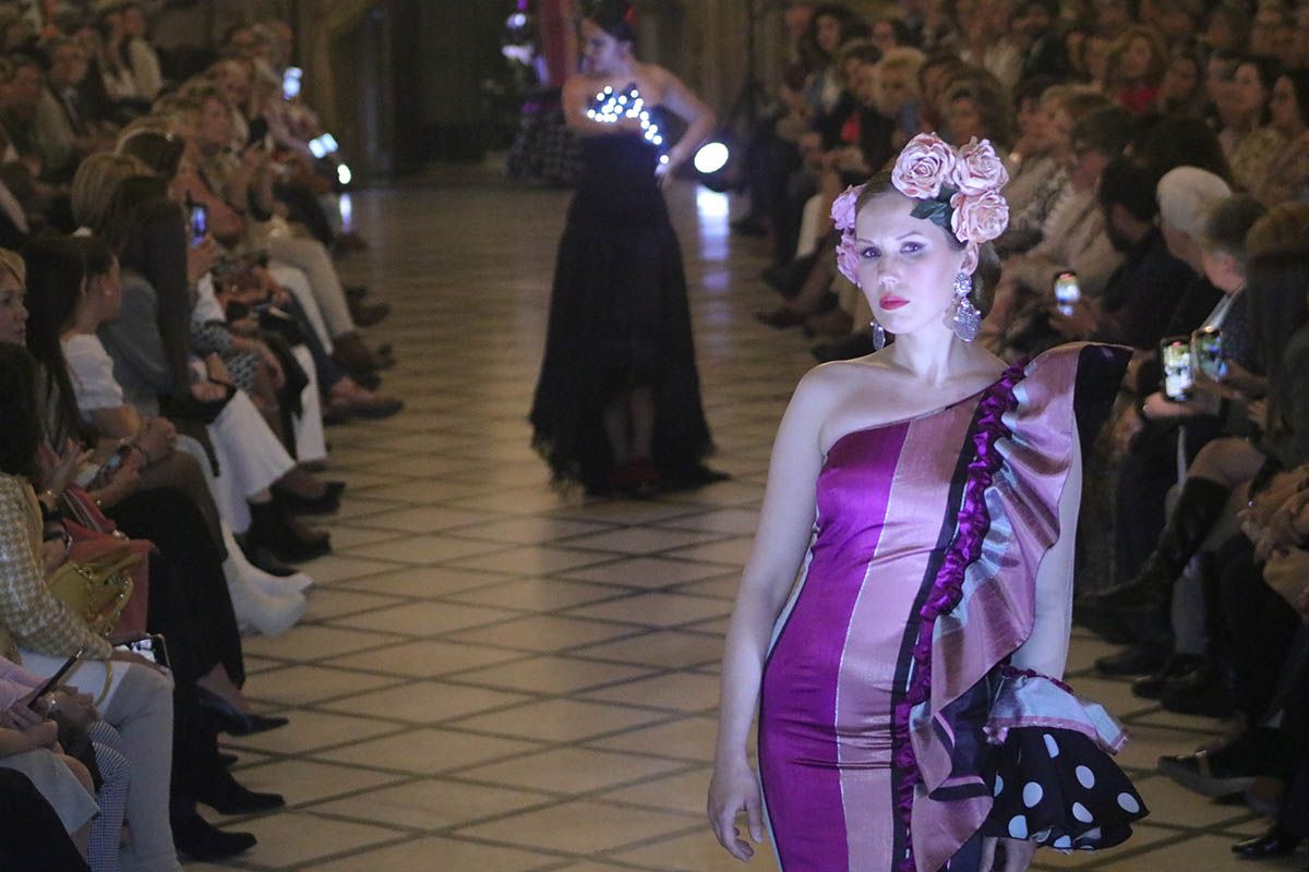 Desfile de moda flamenca a beneficio de Sonrisa de Lunares