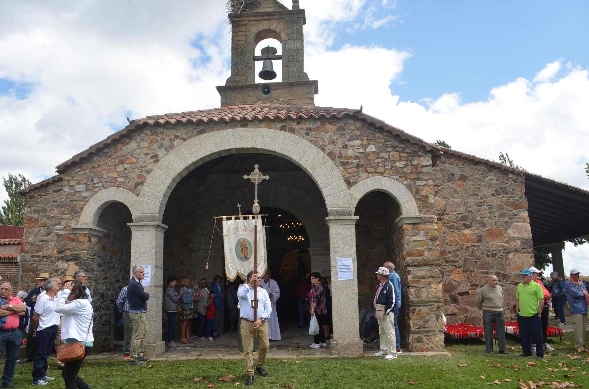 GALERÍA | La romería del Carmen de Navianos en todo su esplendor