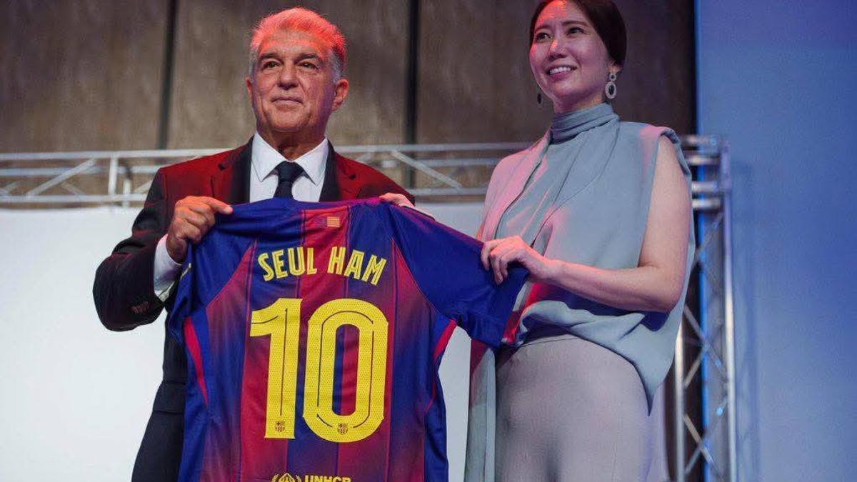 La charla entre Laporta y Mikitani, el hombre que salvó de su bolsillo la gira