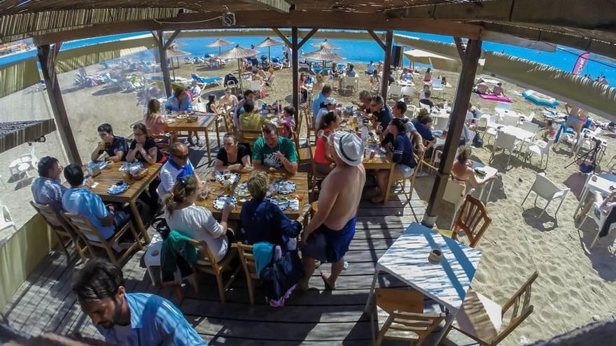 Los chiringuitos de las playas de Cartagena ya pueden abrir
