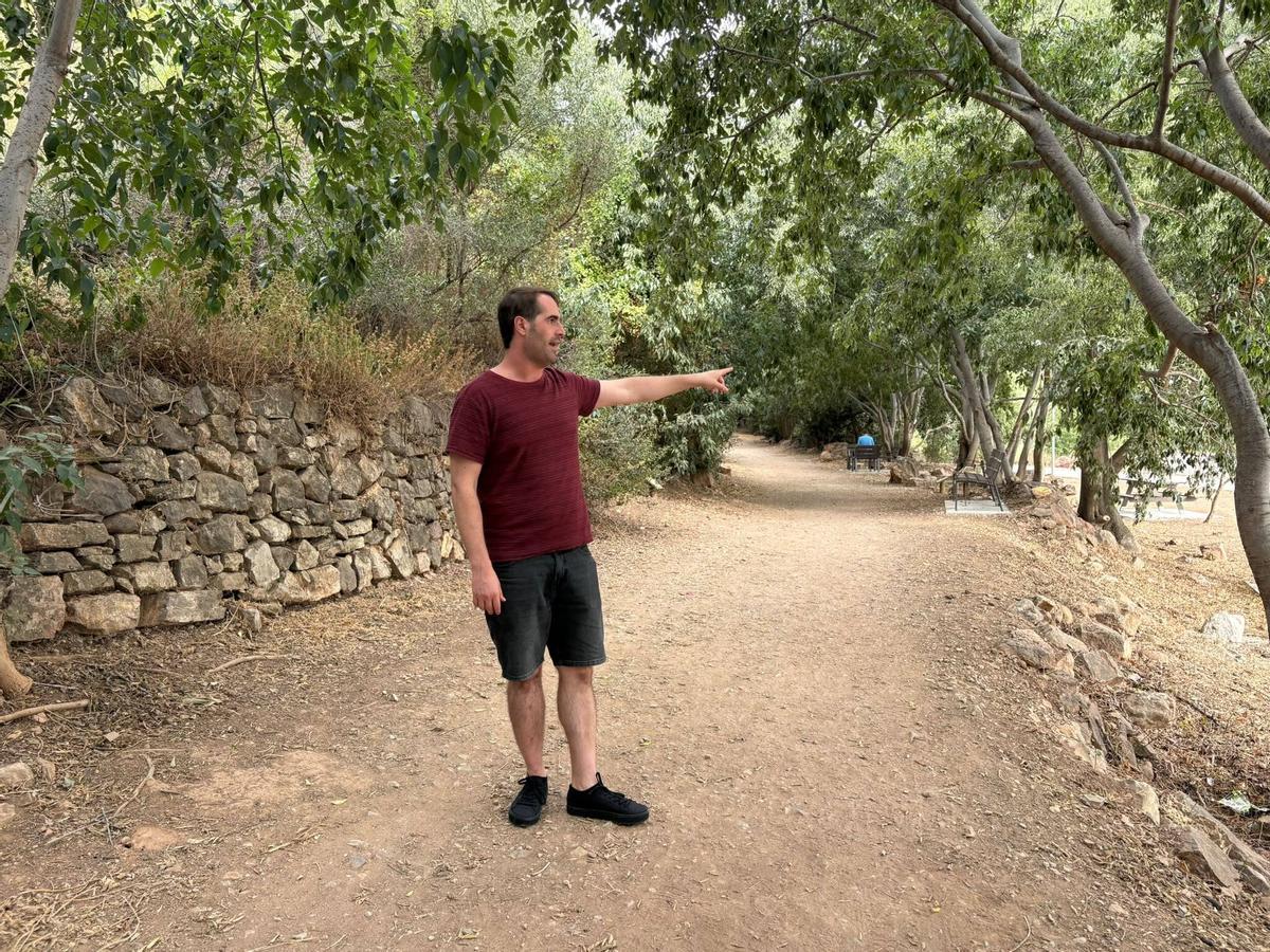 Marc Seguer, regidor de Medi Ambient, a la senda de Quistel