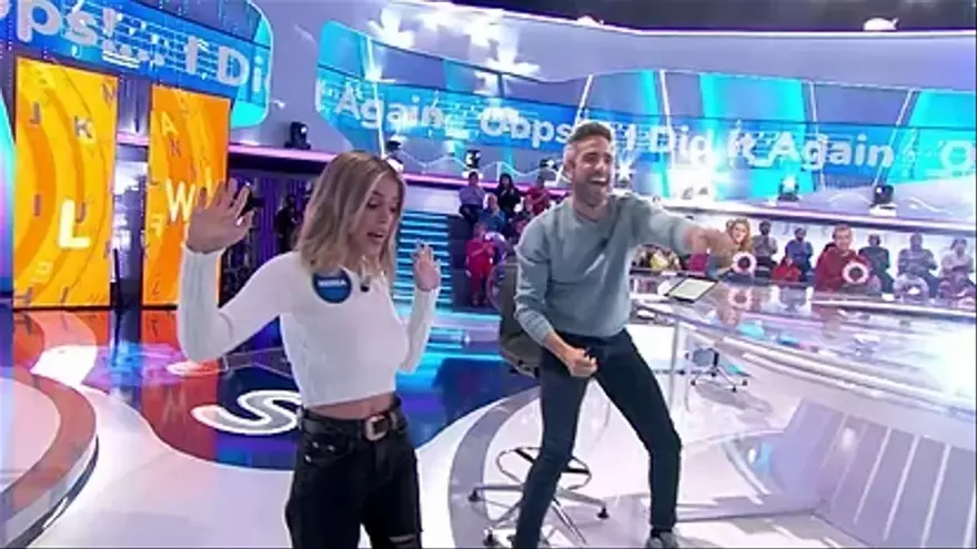 El inesperado baile de Roberto Leal, Nerea y Orestes en &#039;Pasapalabra&#039; al ritmo de Britney Spears: &quot;Historia de la tele&quot;