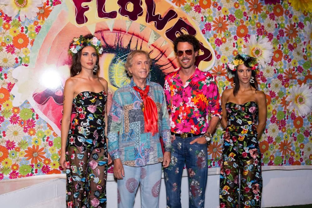 Los famosos se divierten en la fiesta Flower Power