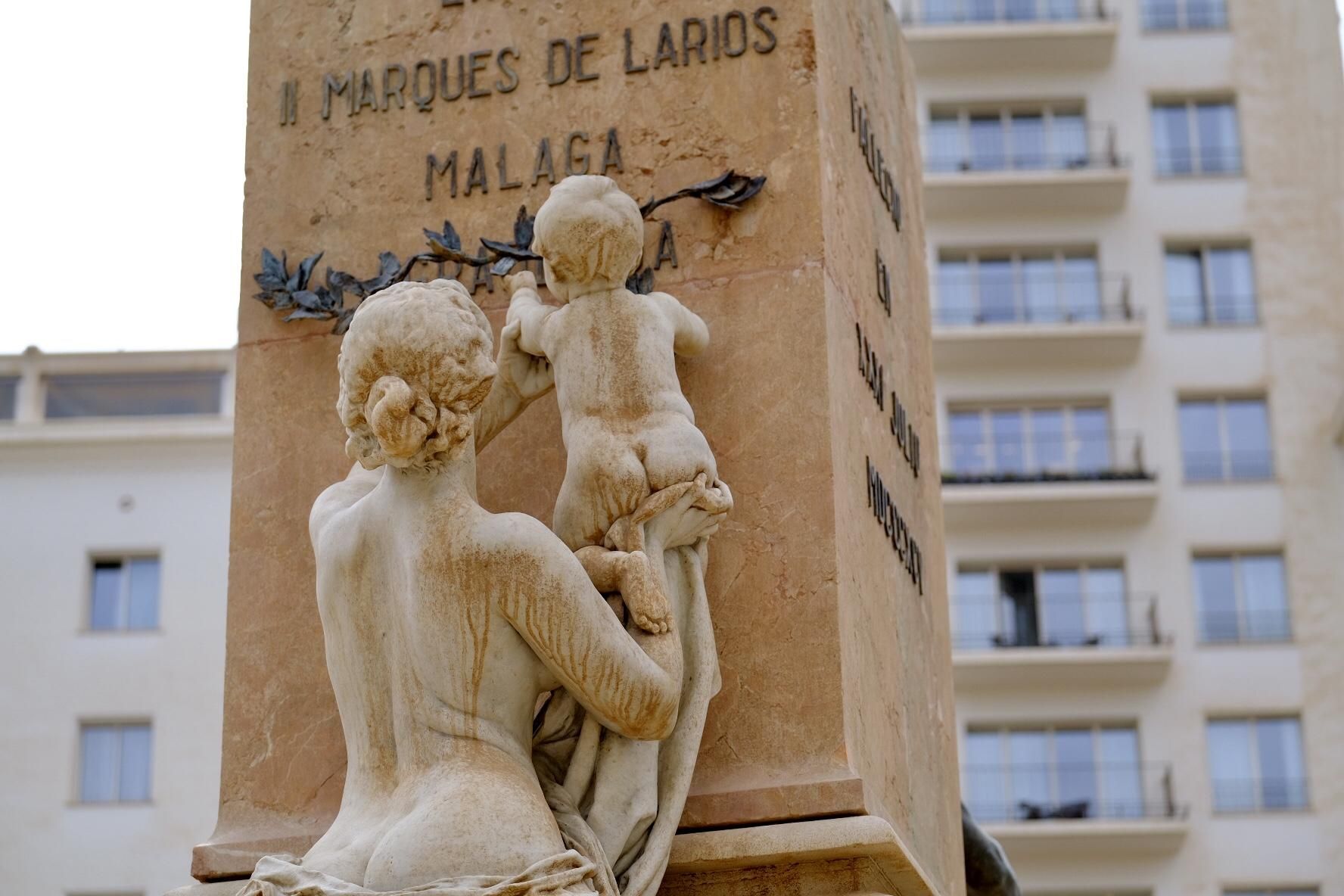 Este sábado, el barro seguía cubriendo calles y edificios de la capital