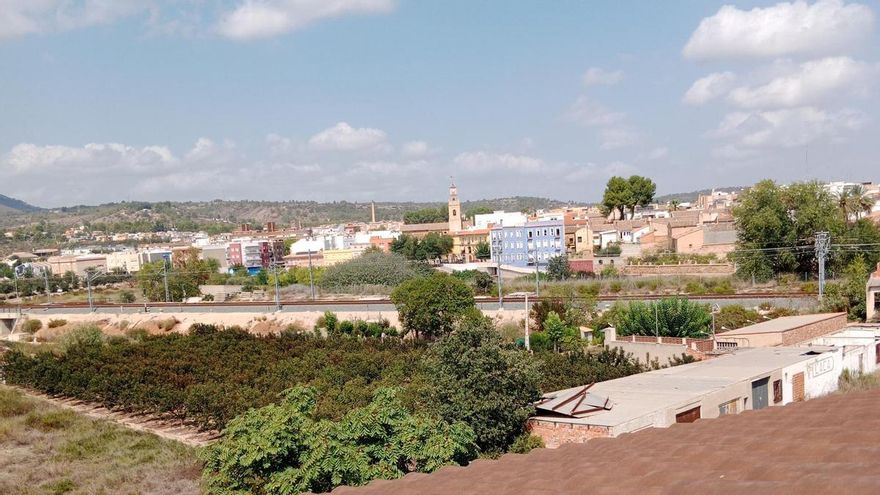 El ruido de trenes nocturnos inquieta a vecinos de l&#039;Alcúdia de Crespins