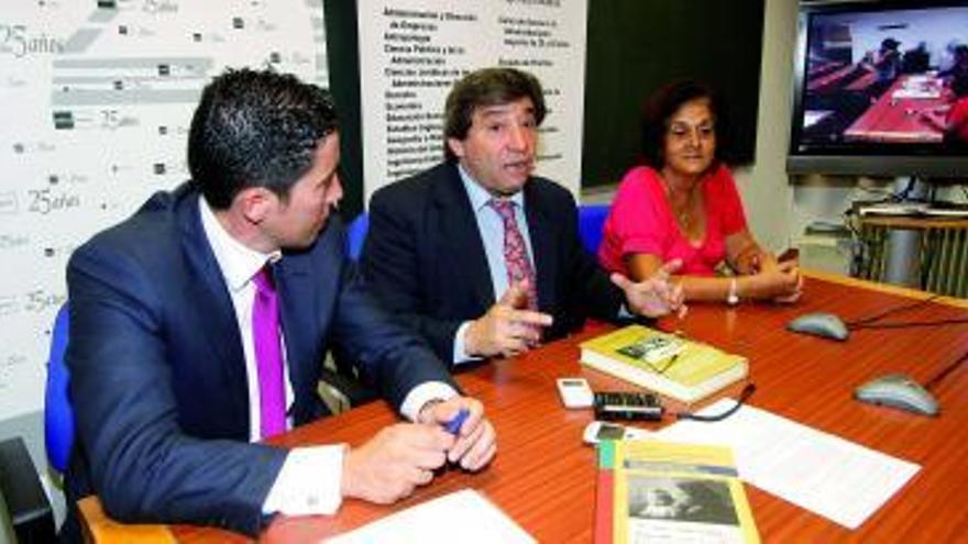 Desde la izquierda, Jorge Moreta, Juan Andrés Blanco y Antonia Rabanillo.