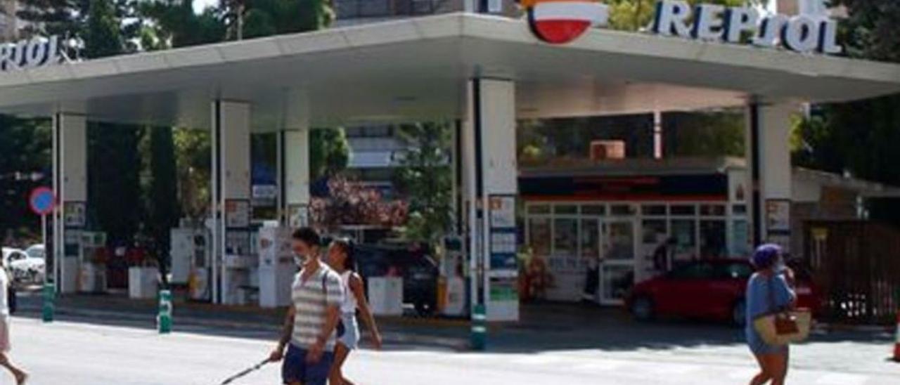 Imagen de la gasolinera de la plaza Progrés.