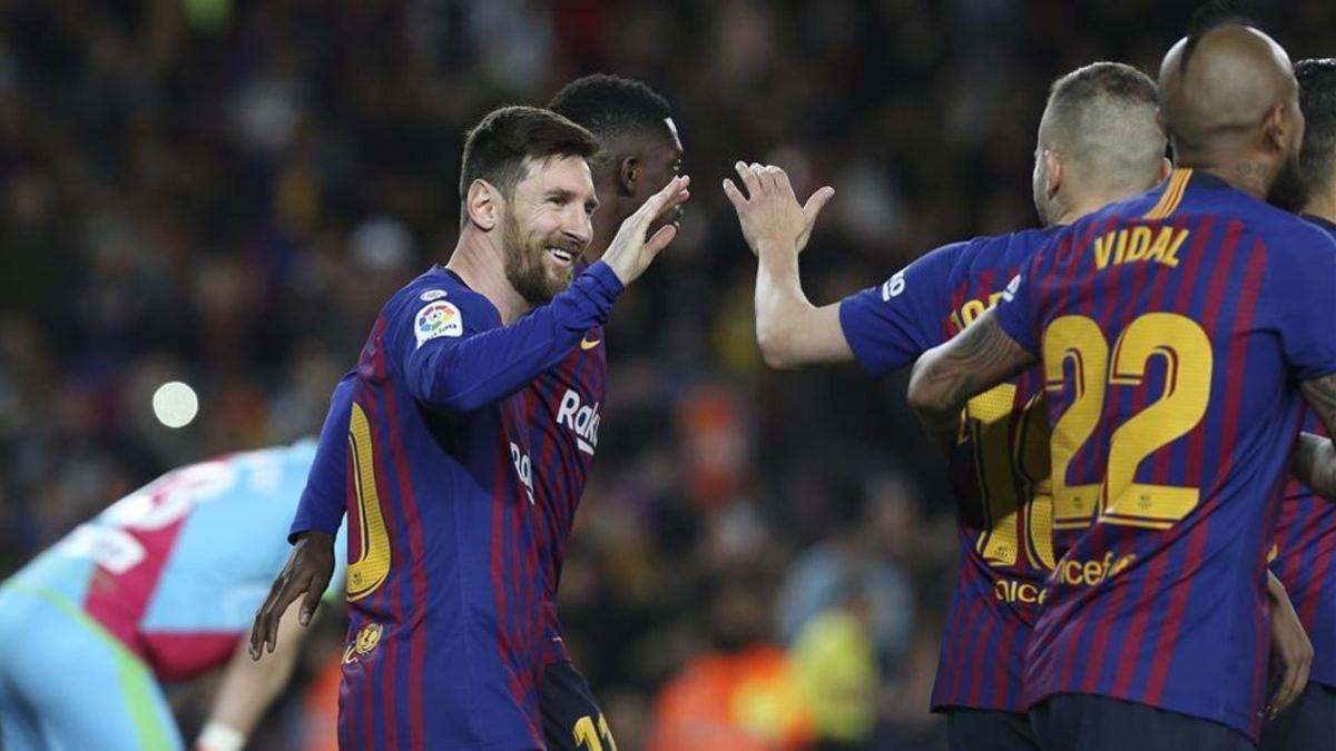 Leo Messi celebra el gol que abrió la cuenta azulgrana ante el Rayo Vallecano