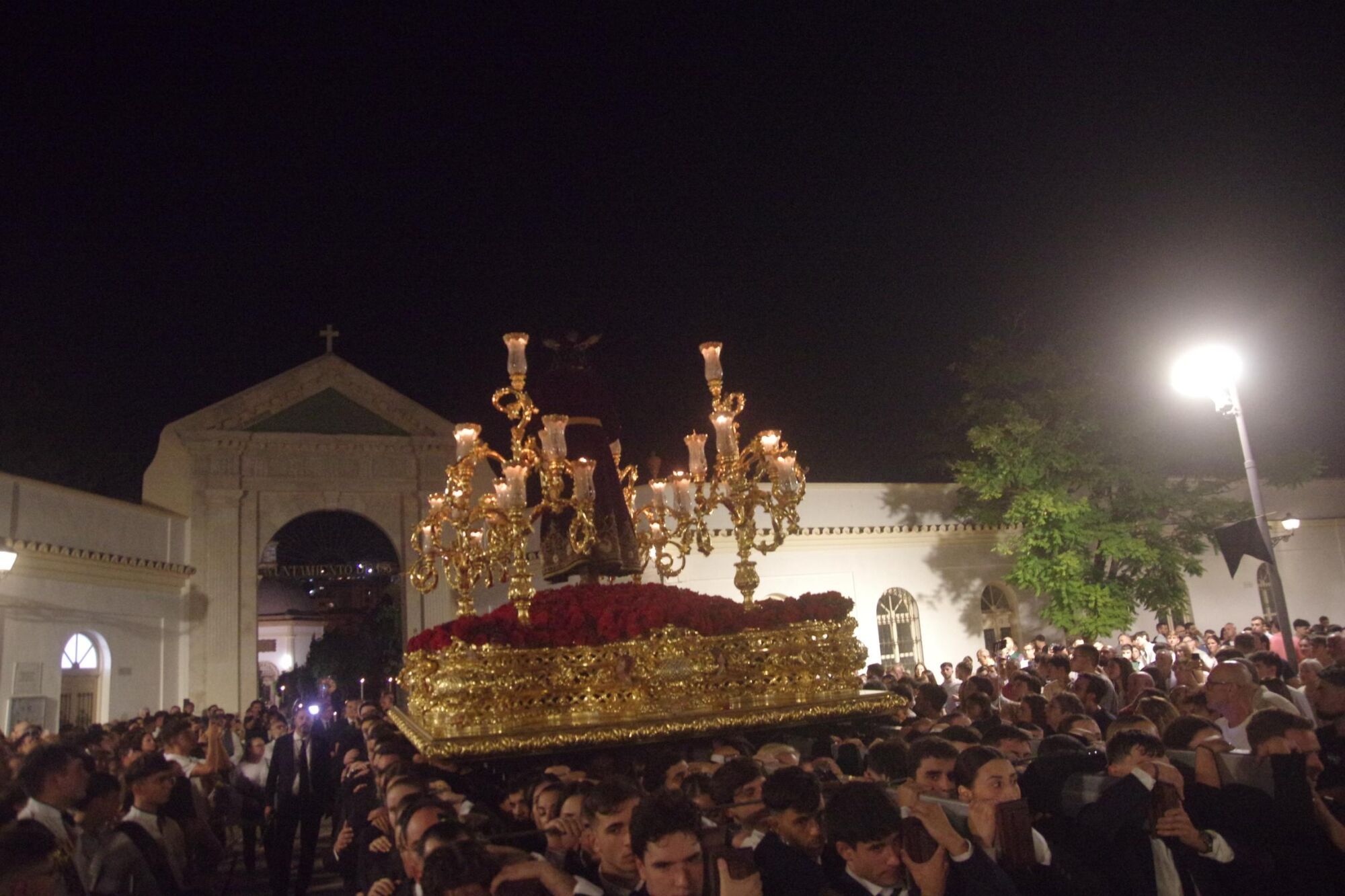 Salida extraordinaria del Señor de la Soledad por el 25 aniversario de su bendición
