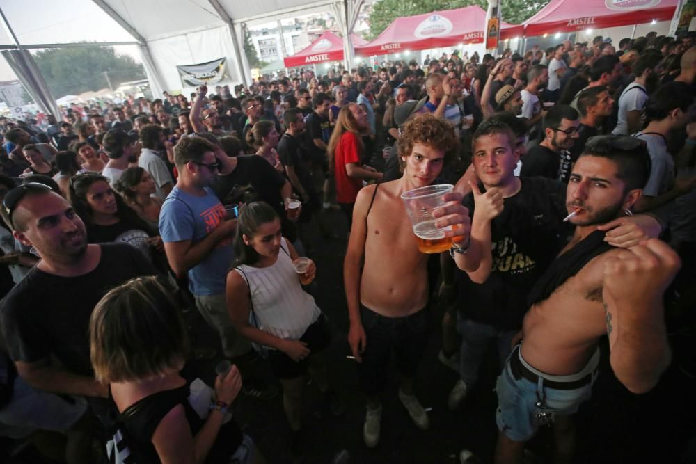 Cientos de asistentes abarrotaron el campo de A Estacada y el camping del festival en una jornada en la que tocaron siete bandas, entre ellas Soziedad Alkoholika y Boikot