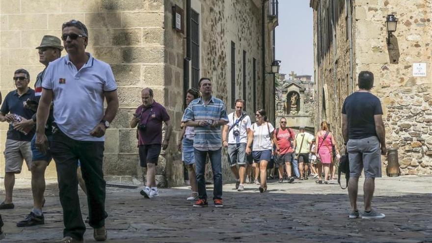 La ciudad francesa de Bloise se interesa por el desarrollo turístico cacereño