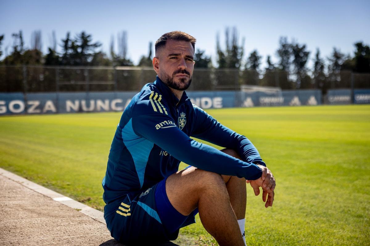 Pablo Insua posa en la ciudad deportiva del Zaragoza