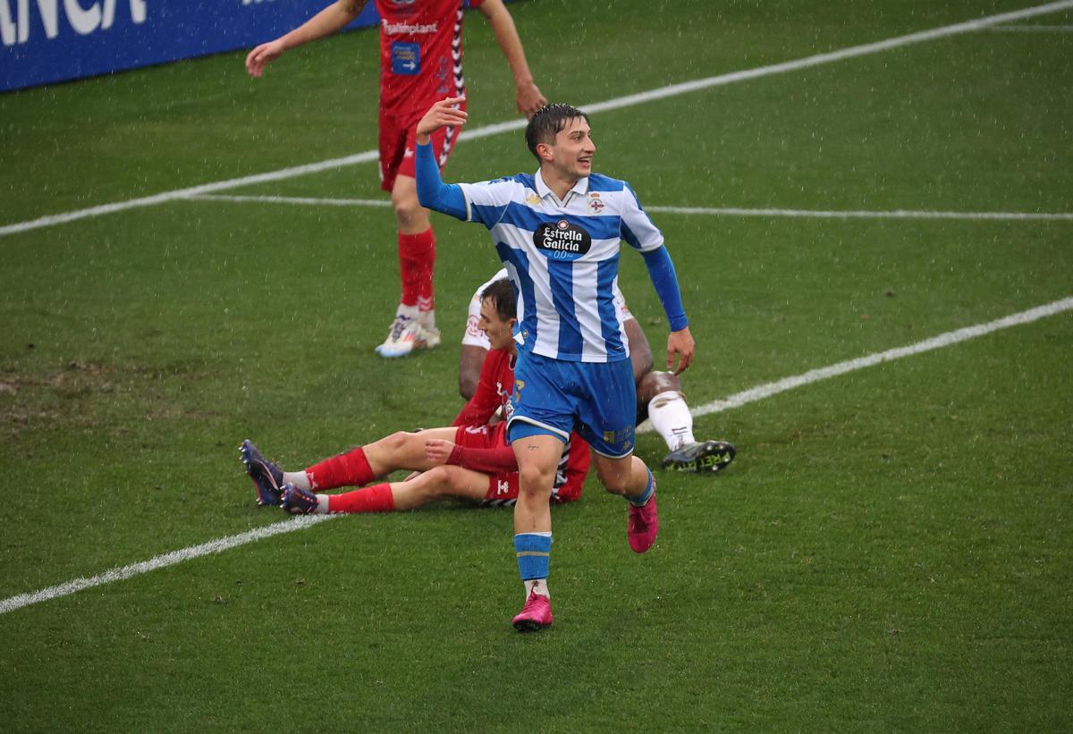 El Fabril gana al Sarriana (2-1) sobre la hora
