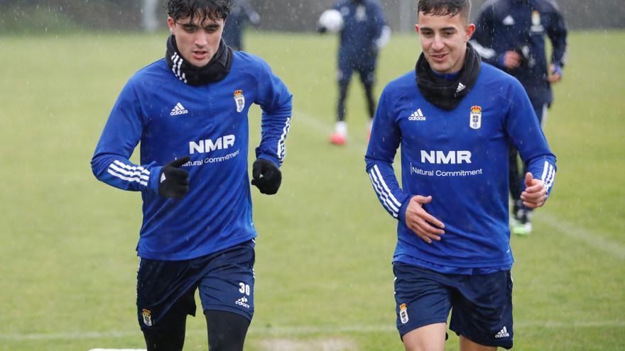 El Oviedo se entrena bajo la lluvia tras empatar ante el Mallorca: así fue la sesión