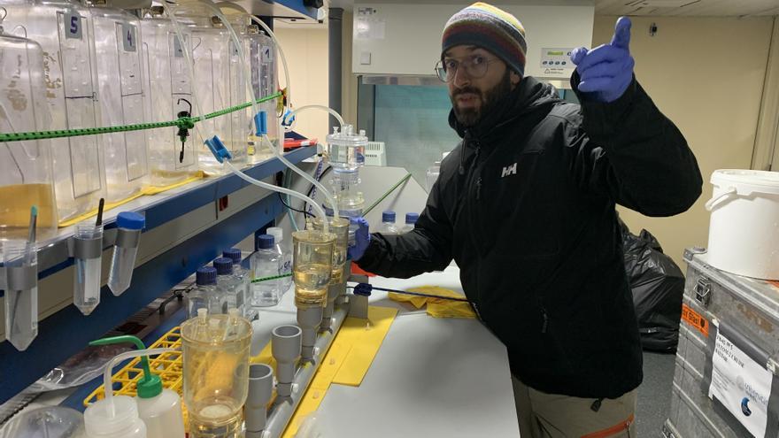 El investigador Federico Baltar coordina el primer inventario de hongos en los océanos