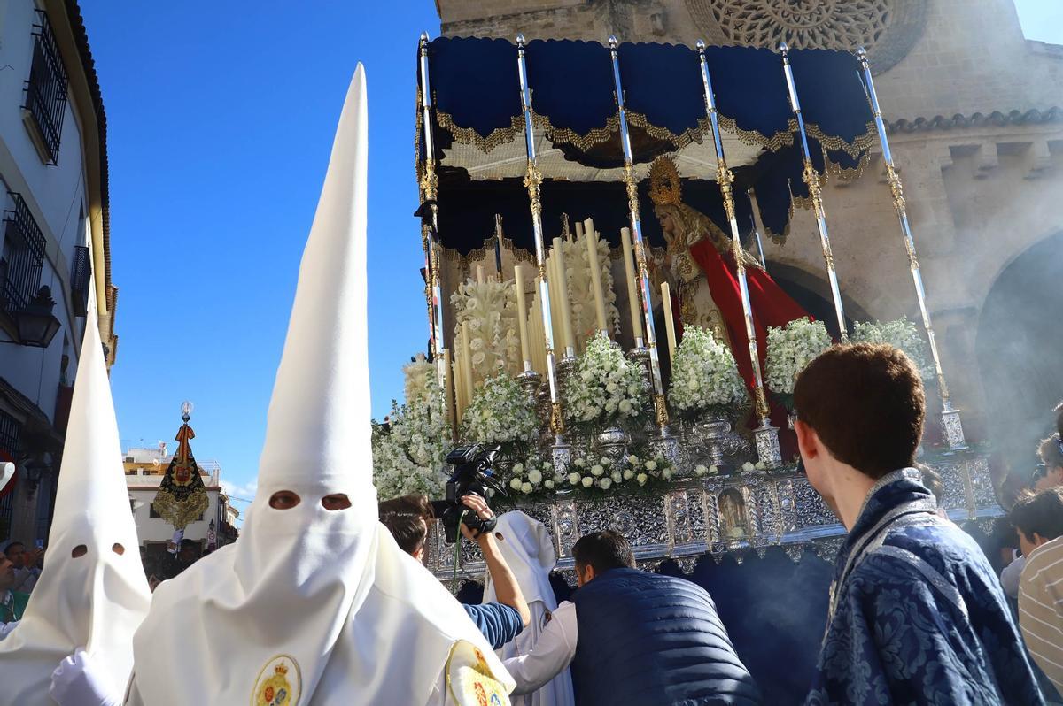 Paso de María Santísima de la Victoria y Nuestra Señora de la Palma en la procesión de la Borriquita.
