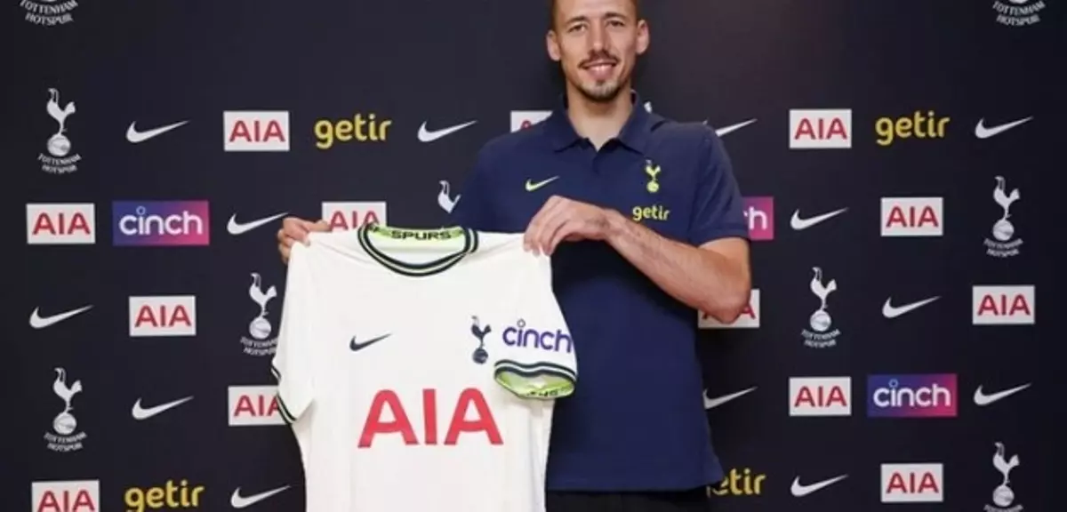 Lenglet, en su presentación oficial como jugador del Tottenham.