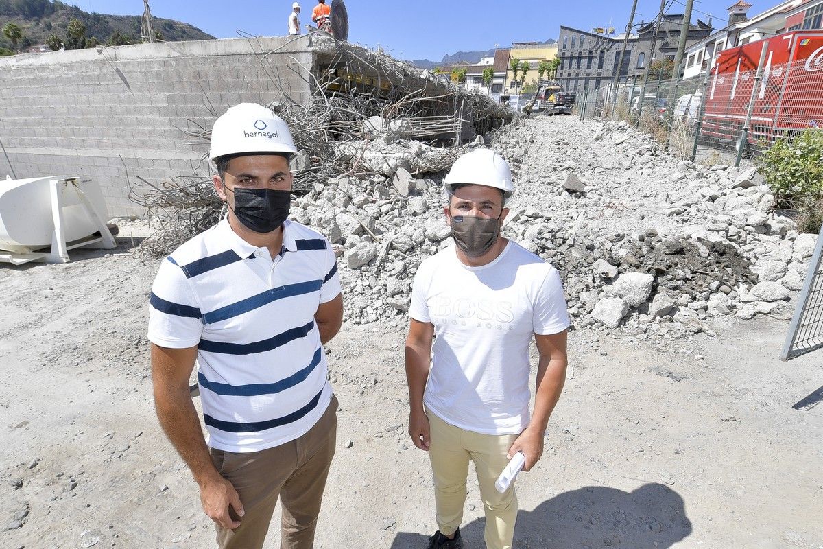 Así continúa el derribo del mamotreto de Santa Brígida