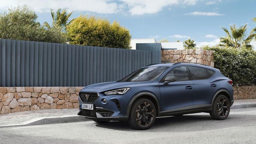 ESTÉTICA AGRESIVA. Líneas angulosas y un frontal audaz para el nuevo &#039;SUV&#039; de CUPRA, un modelo de 4,45 metros de largo, algo mayor que el Ateca.