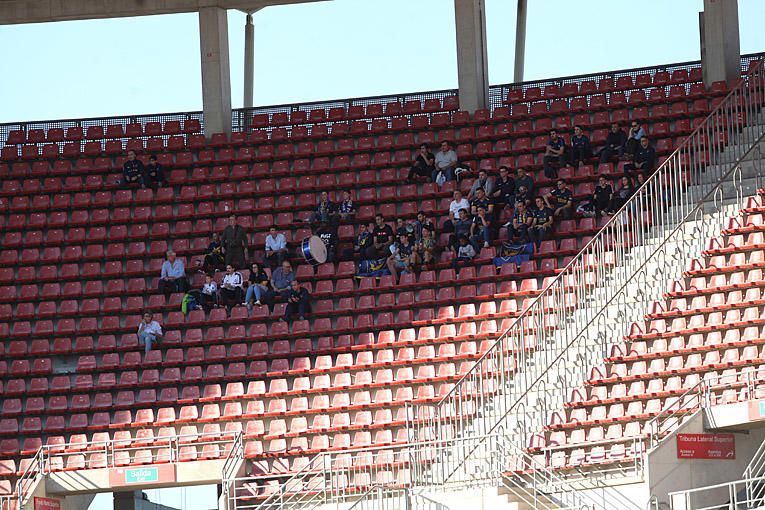 El Real Murcia cae ante el UCAM Murcia en casa