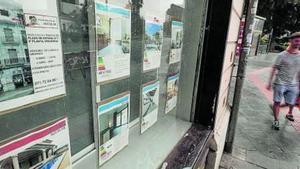 Fre a les immobiliàries balears que no informen en castellà o català