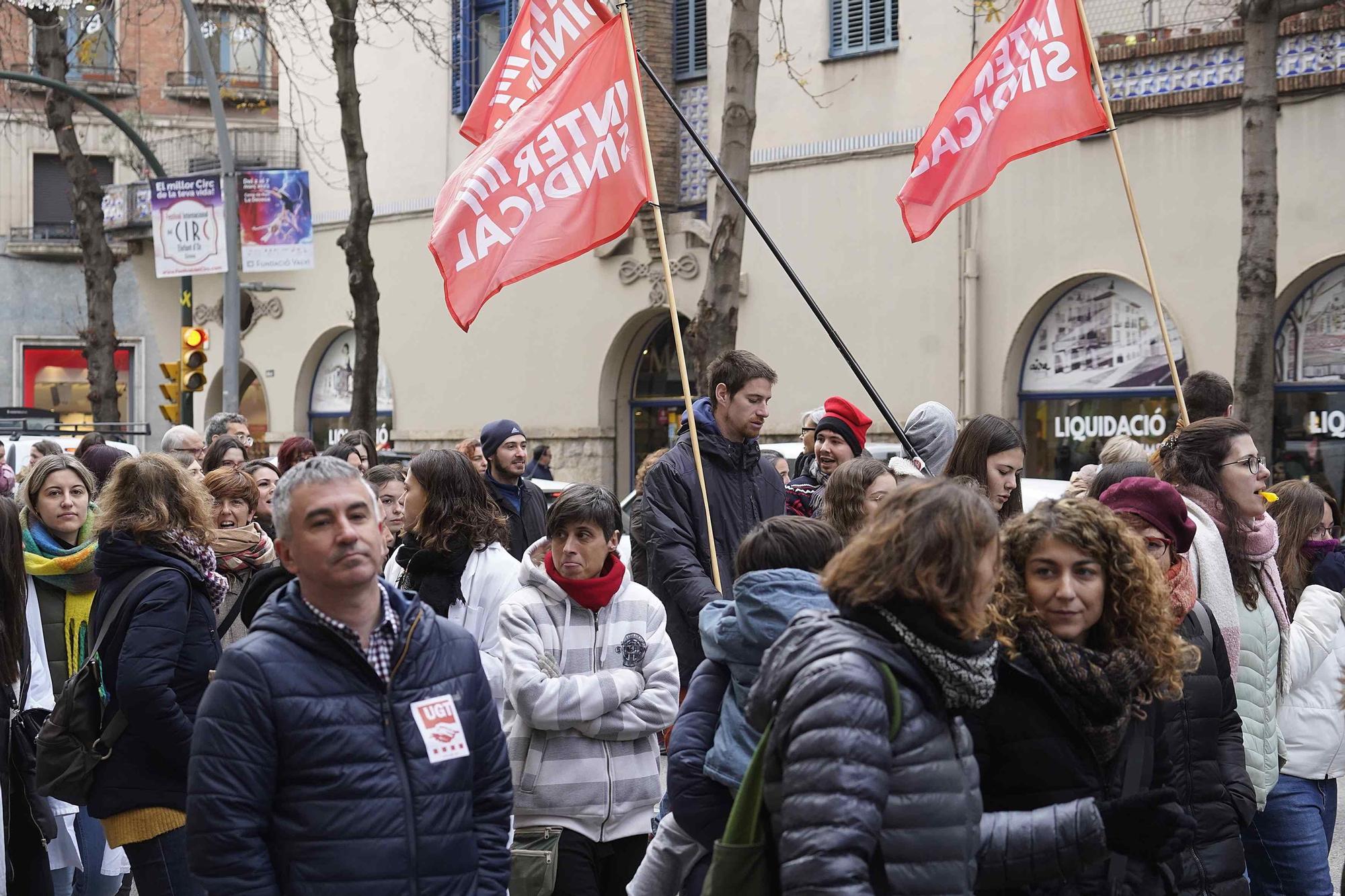 Manifestació a Girona per defensar un sistema educatiu i sanitari "públic i de qualitat"