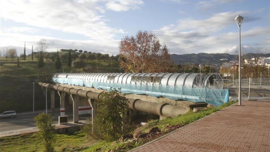 La obra de la pasarela de Mirabueno se hizo sin autorización de Emacsa