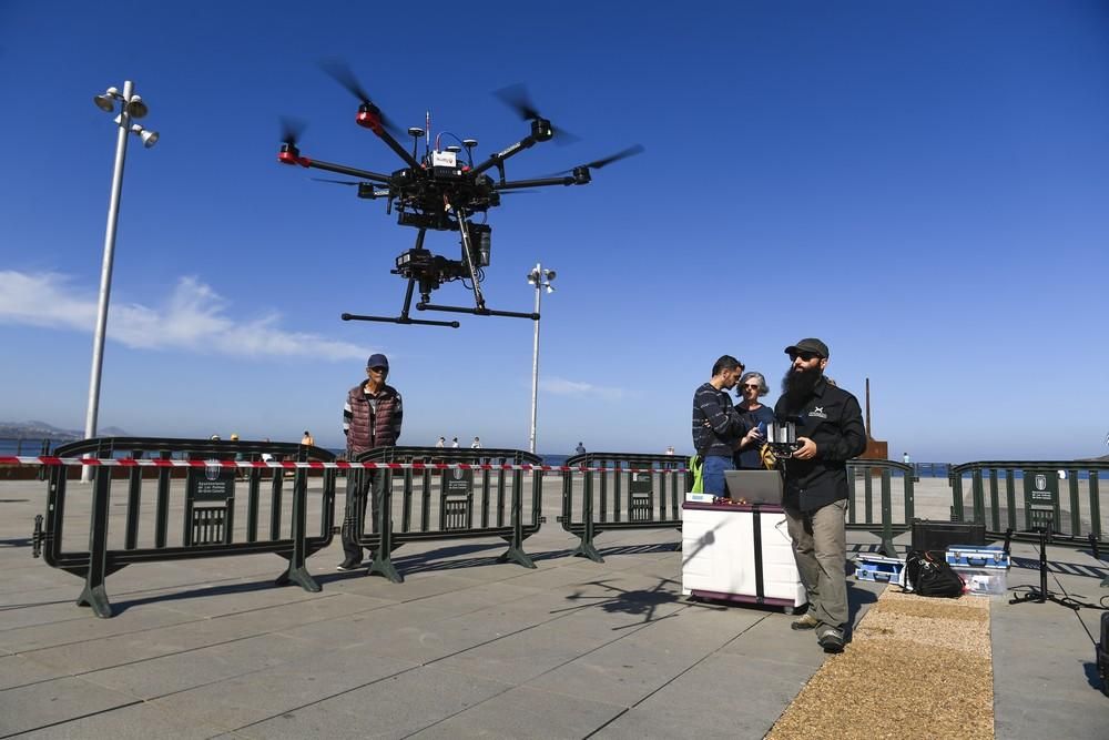 Las Canteras, a vista de dron.