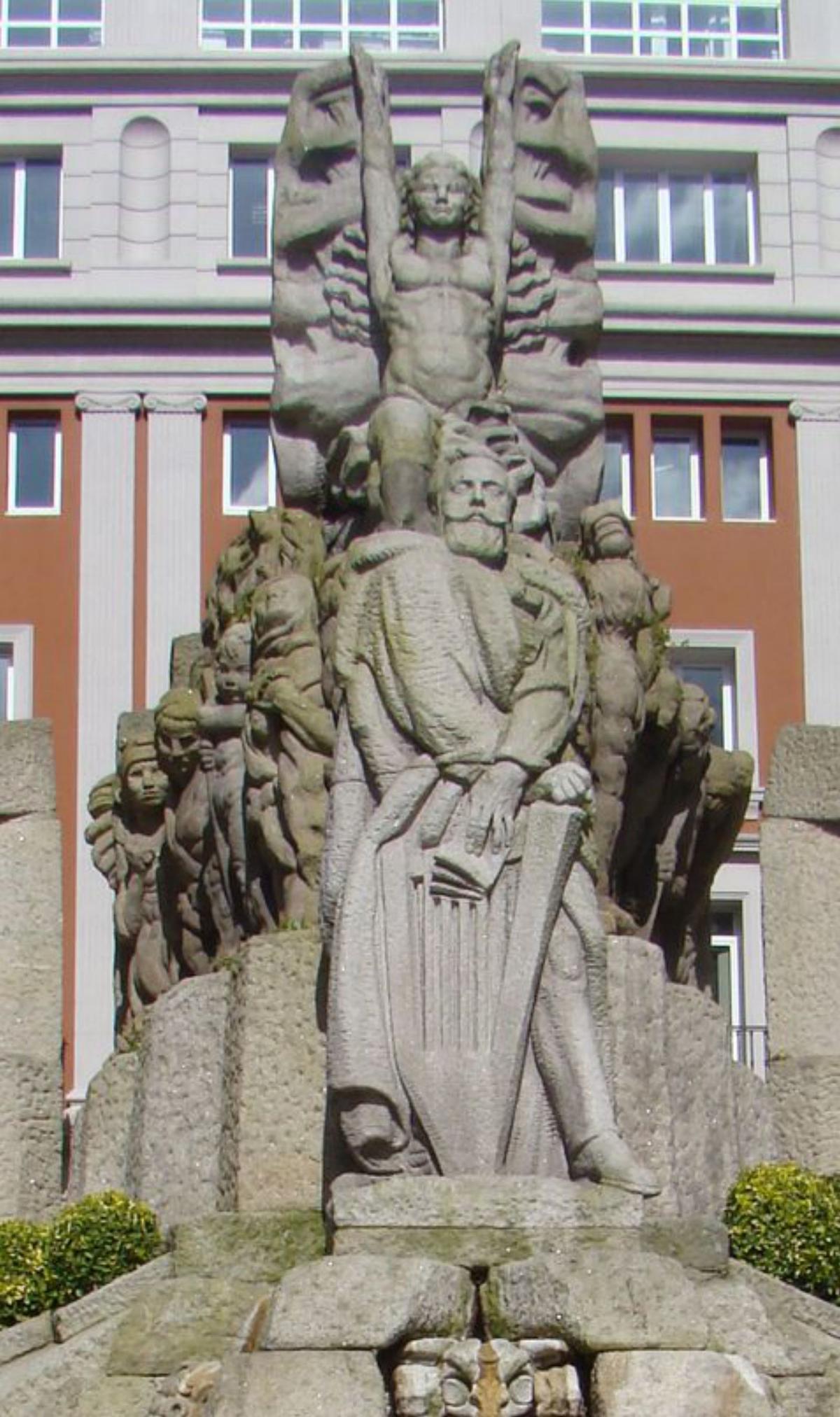 Ofrenda a San Ramón (1923). Na imaxe pequena: Monumento a Curros Enríquez na Coruña (1929-1934).  |  FOTOS: ARQUIVO