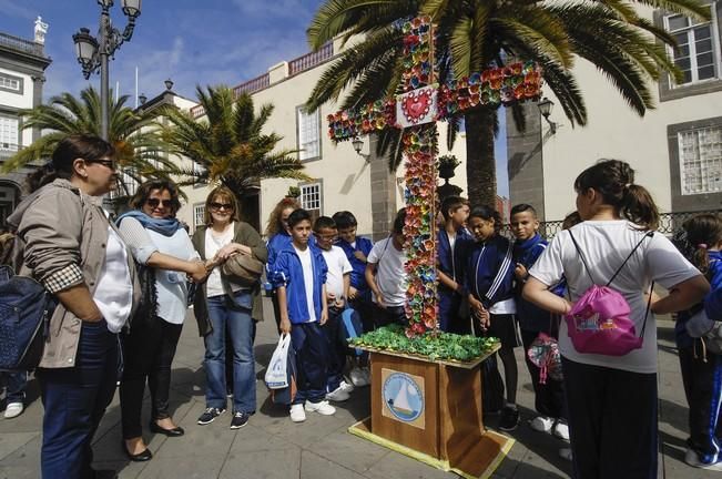 CONCURSO DE CRUCES DE MAYO