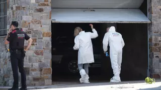 Abatido un hombre tras matar a su hermano, atrincherarse con una escopeta y herir a 5 mossos en Calldetenes