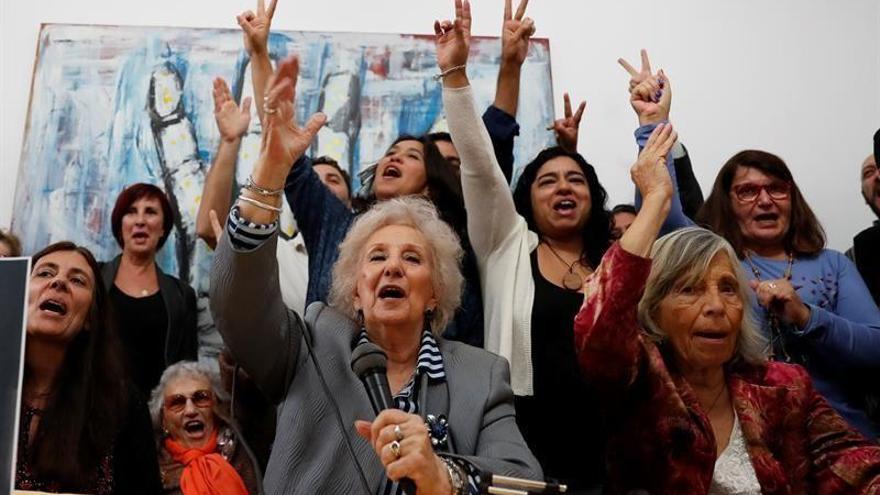 Las Abuelas de la Plaza de Mayo celebran la recuperación del nieto 122