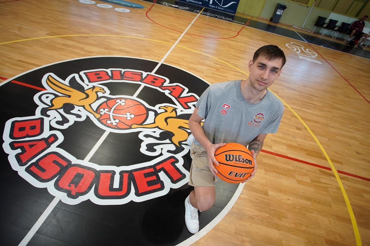 Wilhelm Falk amb una pilota al pavelló Vell de la Bisbal l’abril passat.