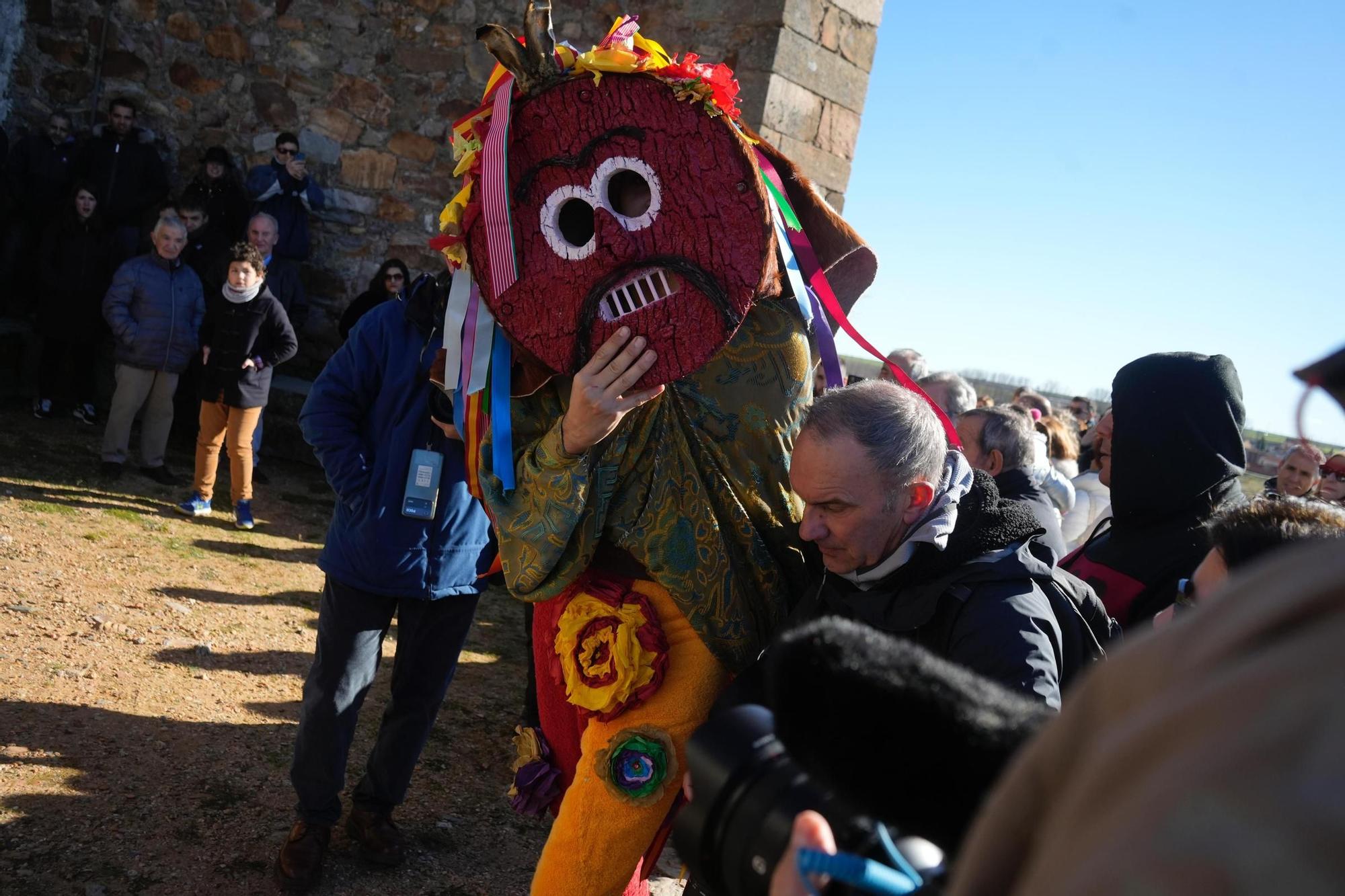 GALERÍA | El Zangarrón de Reyes apuntala la tradición de Montamarta