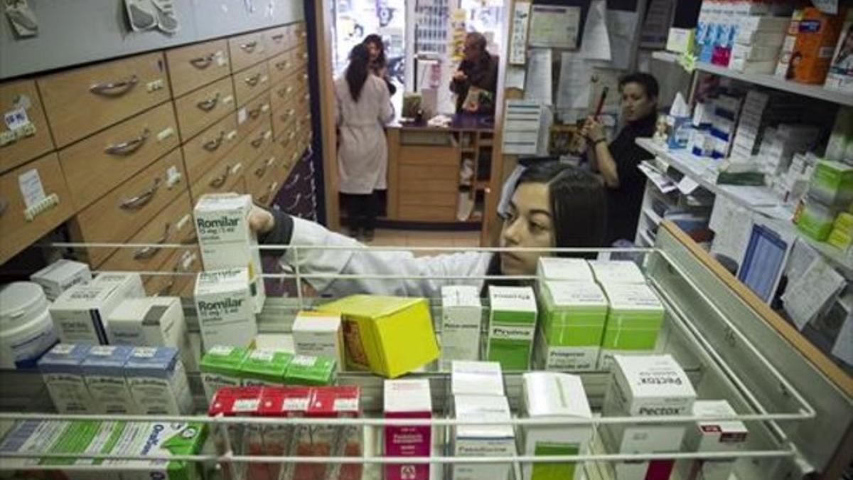 Provisión de medicamentos de una farmacia de Barcelona.