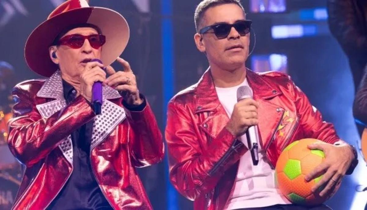 Rafa Márquez se destapa como cantante en México: Dueto con Emmanuel para interpretar 'La chica de humo' en la TV